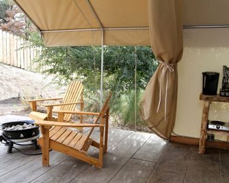 Zion National Park Luxury Camping Getaway for Utah Vacation - Orderville - Patio