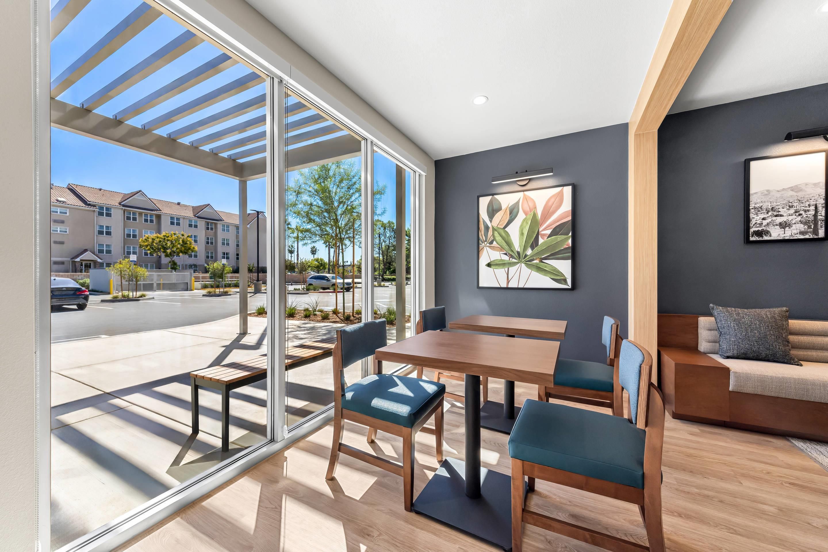 Everhome Suites San Bernardino - Loma Linda - סן ברנרדינו - לובי