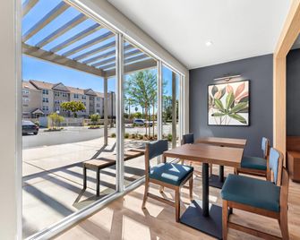 Everhome Suites San Bernardino - Loma Linda - סן ברנרדינו - לובי