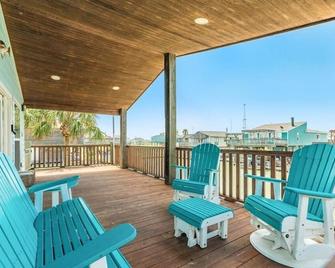 Anchors Away! Comfortable Beach and Fishing Getaway - Jamaica Beach - Balcony