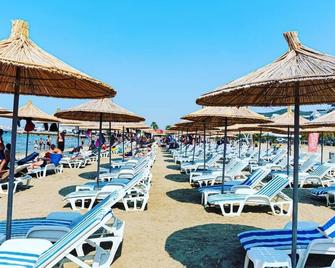 Hotel Aglon - Valona - Patio