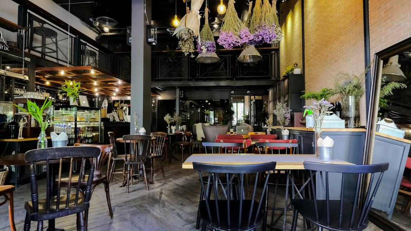Iron32 Hotel