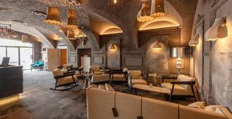 Hotel Gasthof Fischer - Wels - Lounge