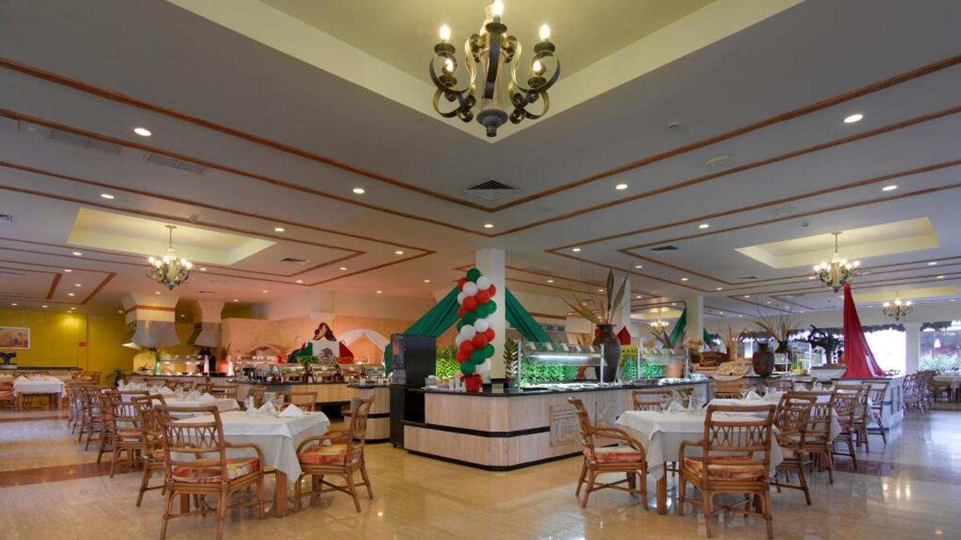Grand Palladium Riviera Resort & Spa