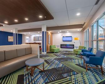 Holiday Inn Express & Suites Marion - Marion - Lounge