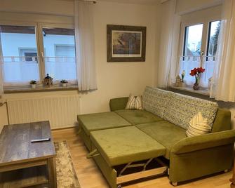 Spacious, ground floor apartment in the Allgäu - Memmingen - Obývací pokoj