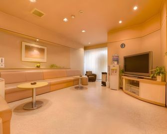 Business Hotel Prince - טקאמאטסו - סלון