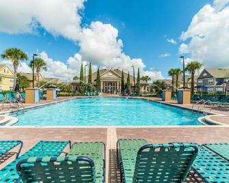 Townhouse only 4 miles from Walt Disney no 01 - Kissimmee - Piscina
