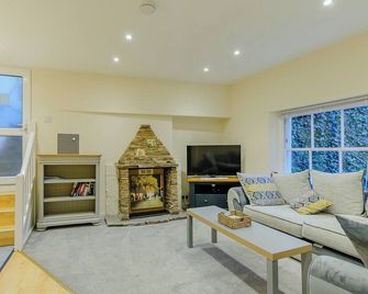 3 bedroom accommodation in Broadstairs - Broadstairs - Living room