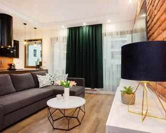 LUX Unique Rzeczypospolitej Apartment with Parking by Renters Prestige - Warszawa - Vardagsrum