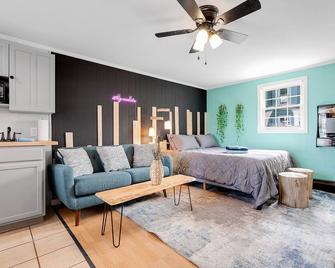 Sandcastle Inn & Motel - Old Orchard Beach - Bedroom