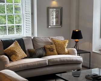 Stylish Cornish Cottage, unbeatable location - Boscastle - Living room