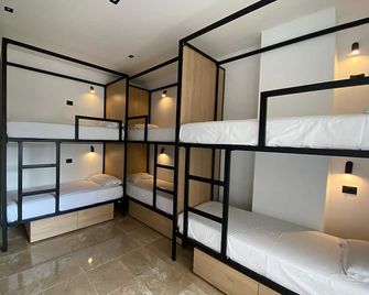 Central Boutique Hostel - Sarandë - Habitación