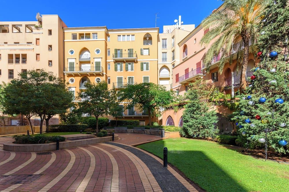 Mundo - Exquisite 2-BR W Balcony at Saifi Village - Beirut