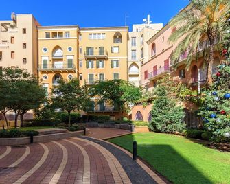 Mundo - Exquisite 2-BR W Balcony at Saifi Village - Beirut