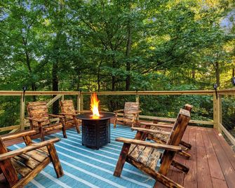 Moonlight Ridge Cabin Retreat in Shepherdsville - Shepherdsville - Balkon