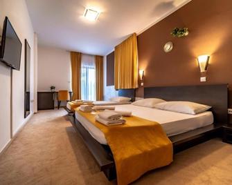Hotel Nikola - Vodice - Bedroom