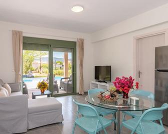 Eora Bungalows - Lithakia - Obývací pokoj