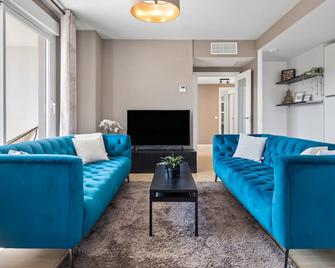 Luxury new apartment city center Estepona - private parking - Estepona - Sala de estar