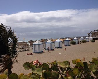 A Large Apt Benefiting From A Large Communal Pool and Wi-Fi. - Adeje - Beach