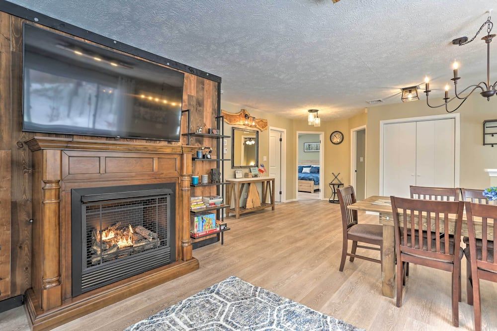 Large Private Rustic Retreat w/hot tub, fire pit, game room - Bartonsville - Jídelna