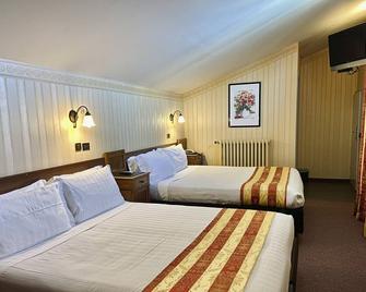 Hotel Falco D'Oro - Tole - Camera da letto