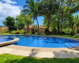 Jade Beach C64 2 bed 2 Bath in Las Palmas - Playa Matapalo - Piscina