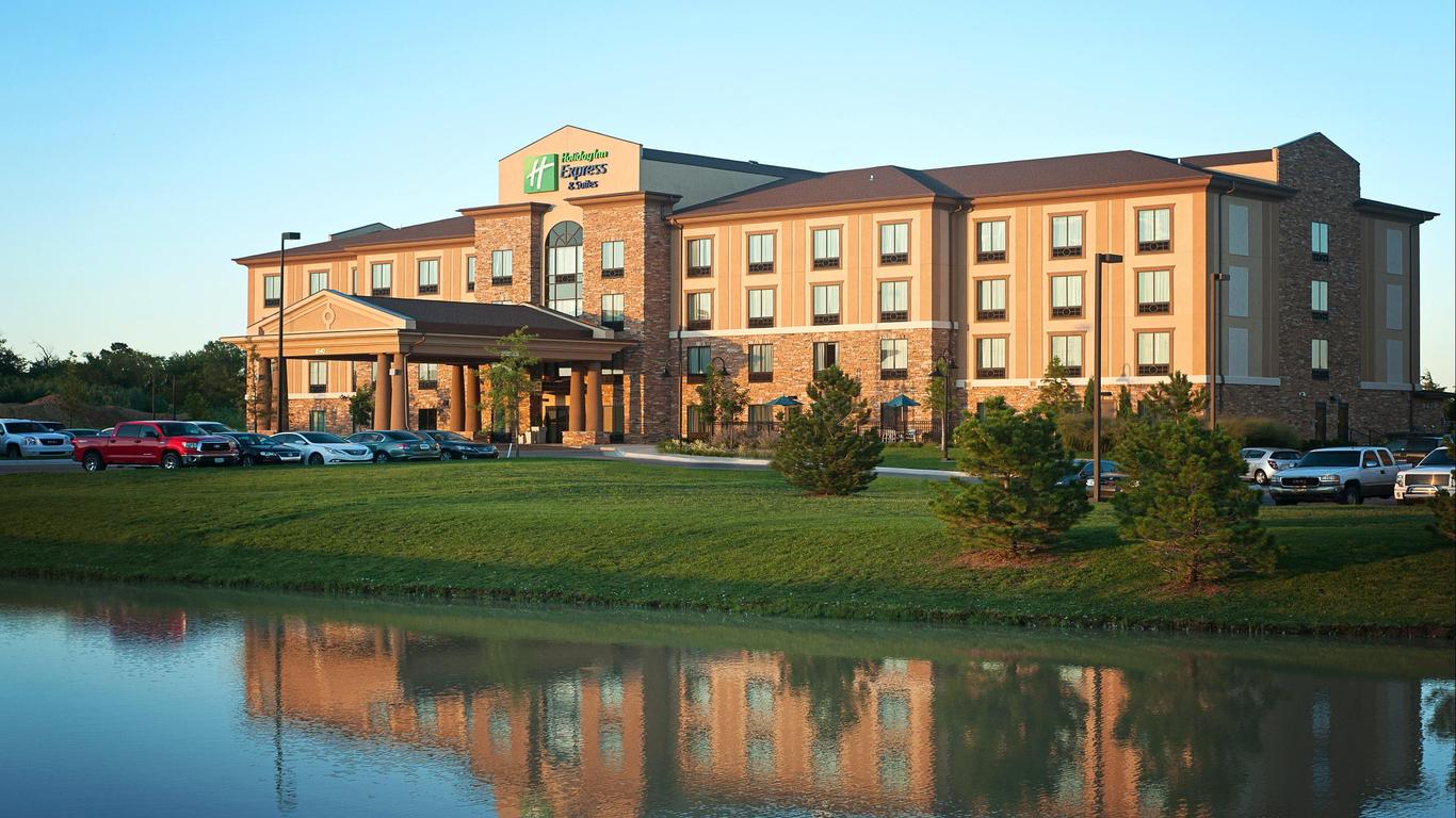 Holiday Inn Express & Suites Wichita Northeast By IHG