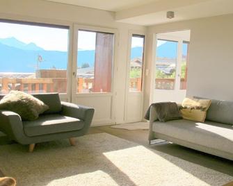 Courchevel 1850, 2-3 people, in the heart of the resort, ski-in ski-out - Courchevel - Wohnzimmer