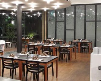 Central Hotel Kamojima - Yoshinogawa - Restaurante