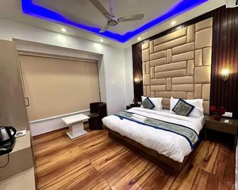 Sara Fortune International by Sara Hotels and Resort - 諾伊達 - 臥室