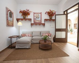 Patios de la Riva - Jerez de la Frontera - Living room