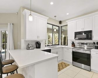 Paradise - 5 Min Walk To Beach! 3 Bedroom, 2 Bath, Sleeps 8! - Marco Island - Küche