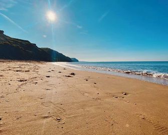 Cosy Coastal Cottage close to Beach - pet-friendly - Charmouth - Beach