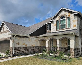 Aa Court Manvel - Manvel - Building