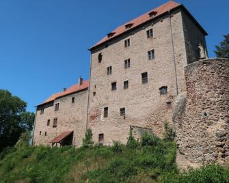 Nice apartment for 6 people with WIFI, TV, terrace, pets allowed and parking - Nentershausen (Hessen) - Edificio