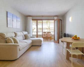 Apartment 200 M From The Port, Bonanza 15 1c - Colònia de Sant Jordi - Wohnzimmer