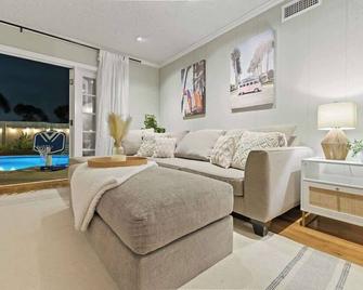Majestic Lux Home with Heated Pool and Spa! - San Diego