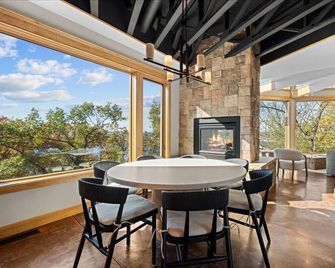 Waterfront Retreat • Private Beach • Dock • Views - Hudson - Essbereich
