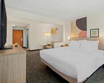 Spark by Hilton Moline Quad Cities - Moline - Bedroom