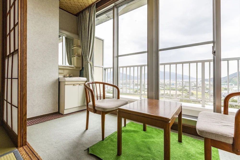 Tsuruga Tunnel Onsen Kitaguni Grand Hotel