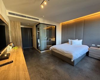 Travel Light Hotel - Puli Township