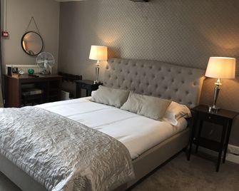 Castle Lodge Hotel - Ross-on-Wye - Bedroom
