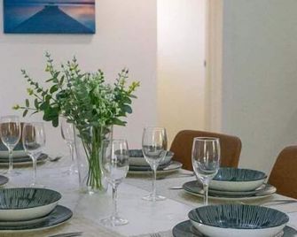 Welcome to Tinnie Retreat - Tin Can Bay - Sala de jantar