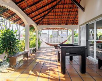 Casa dos Sabiás billiards, volleyball, table football, ping pong, barbecue, 2 quads sea Christ. - Guaratuba - Innenhof