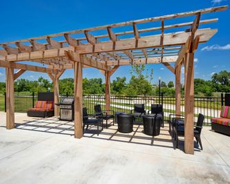 Home 2 Suites by Hilton Oklahoma City Airport - Oklahoma City - Patio
