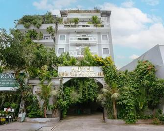 Ngoi Sao Phuong Nam Hotel - Ho Chi Minhstad - Gebouw