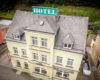 Villa Sachsenhof - Pension - Frühstück Buchbar - Nur 700m Vom Gesundheitsbad Actinon - Bad Schlema - Будівля