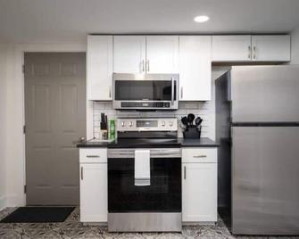 28th Street Historic at Norwood - Birmingham - Kitchen