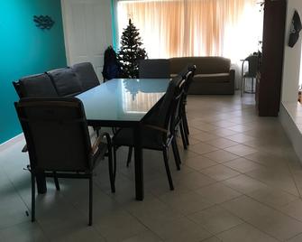 Large Family Getaway - Port Hughes - Dining room